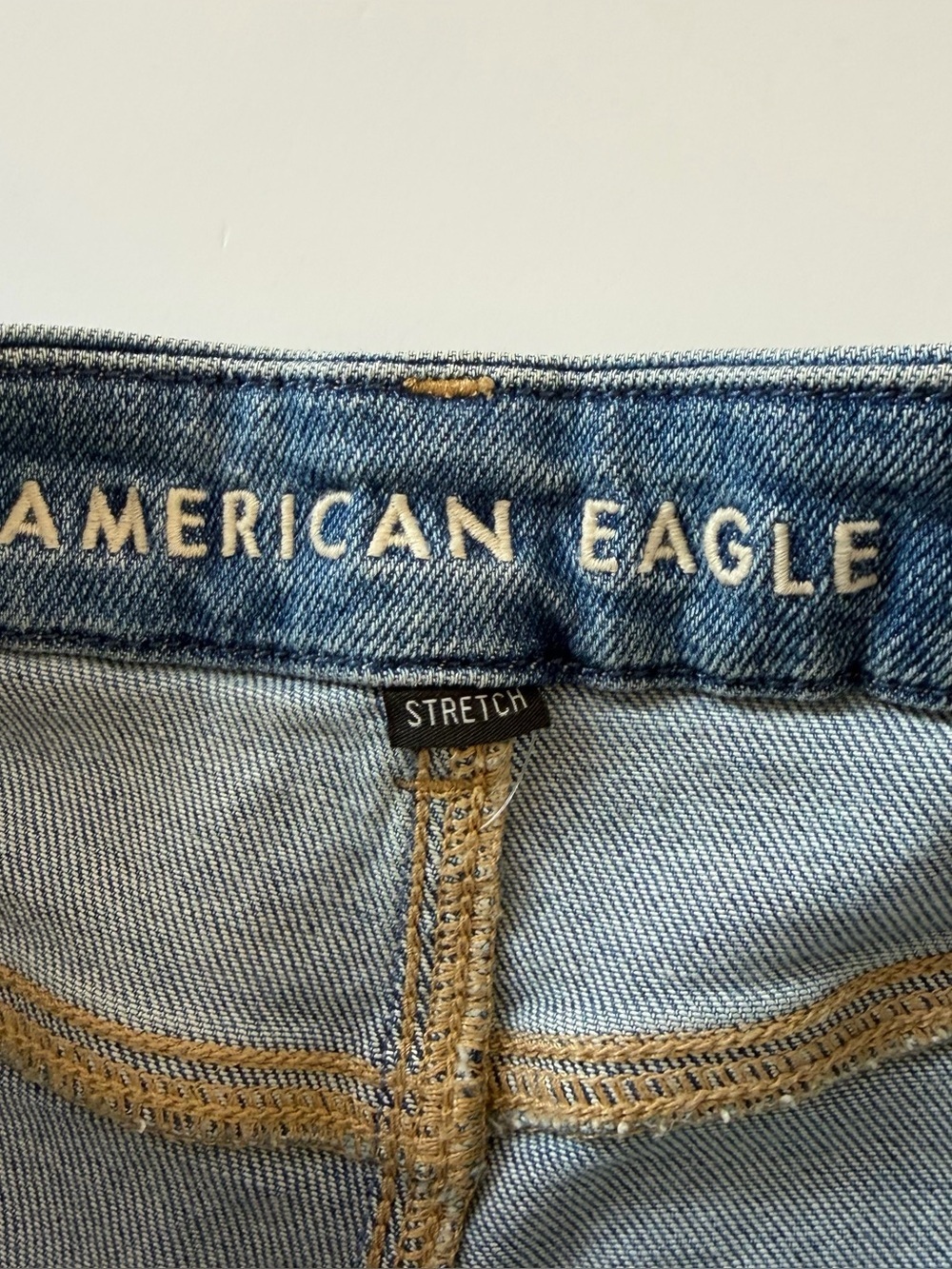 American Eagle Jeans Womens 4 Curvy Mom Fit Distressed Stretch - Picture 3 of 8